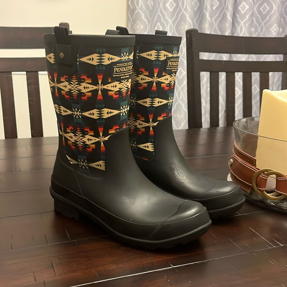 Pendleton Tucson Mid Rain Boots Southwestern black new Women’s Size 8